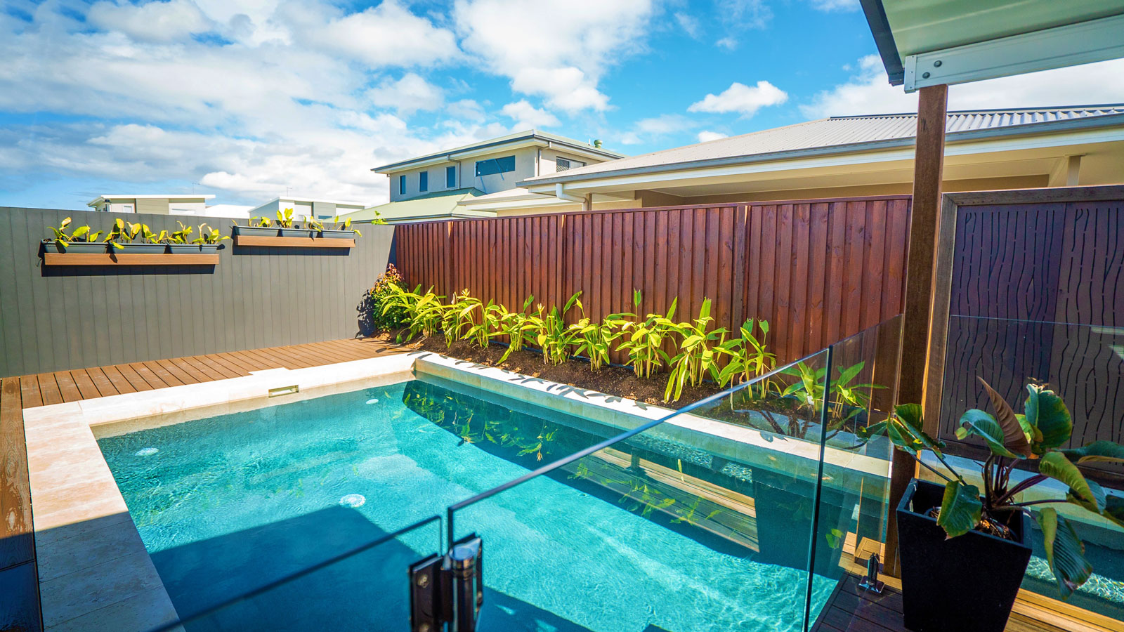 feature deck walls around the pool
